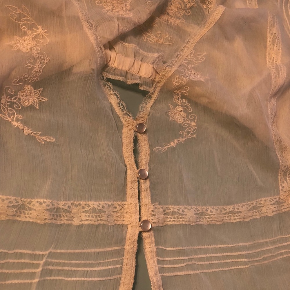 American Rag lace top - Picture 6 of 7